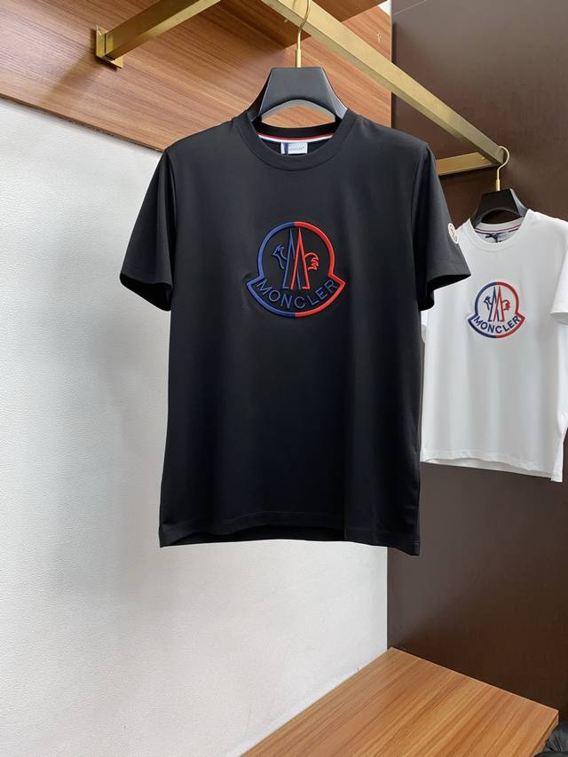 Moncler 2025 Spring and Summer new models are launched in the counter. The lates