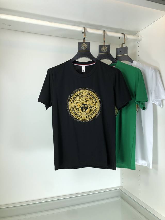 Versace 2025 early spring new models are launched at the counter. The latest mod