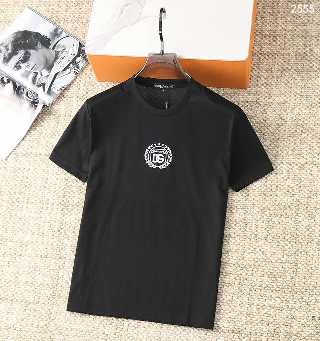 Dg-2025 latest fashion simple short-sleeved T-shirt is famous for its simple and