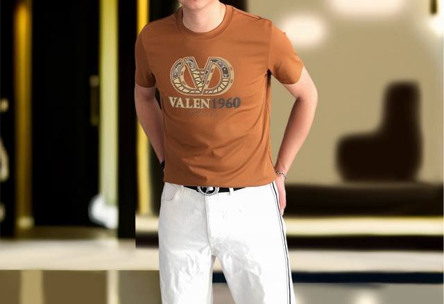 Valentino 2025 Spring European Counter New Top Original Fashion Casual Half-Slee