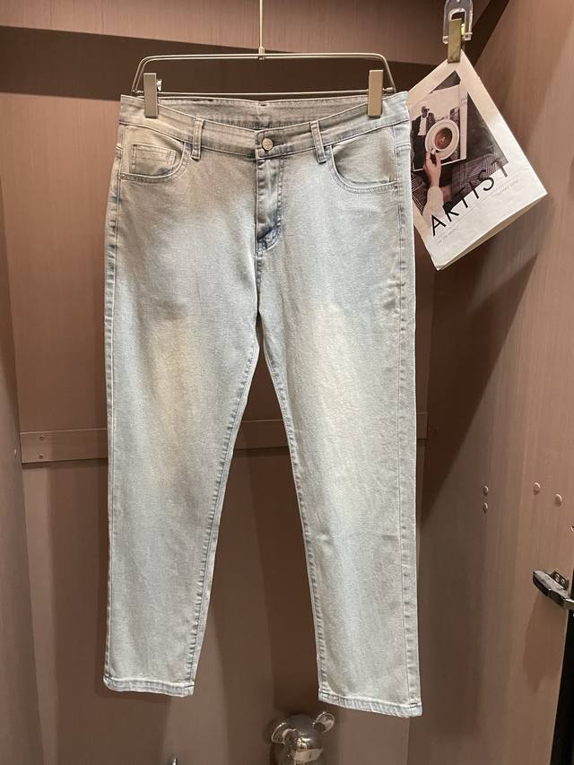 Dior latest jeans from the counter. The fabric, style and workmanship are superb