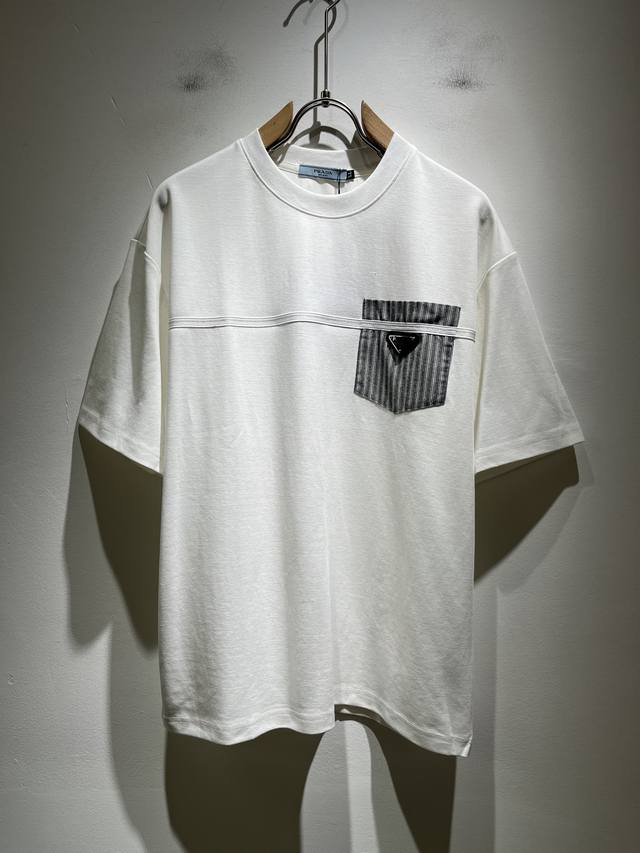 Prad*A 2025 Spring/Summer new short-sleeved T-shirt, the latest model exclusivel