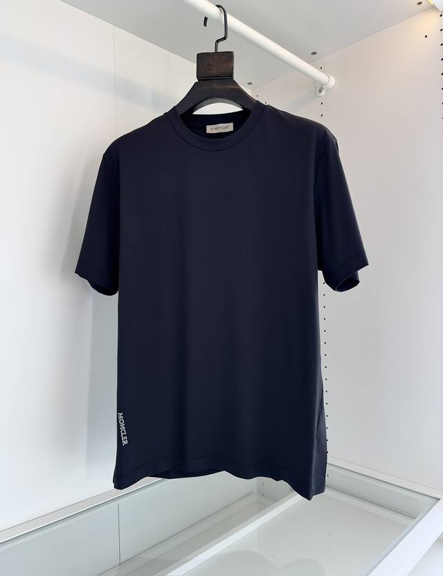 Mon**Er is recommended by fabric lovers! Classic round neck short-sleeved T-shir