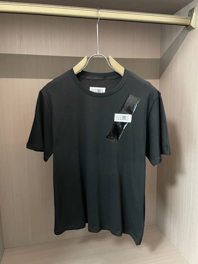 Margiela 2025 Spring and Summer new models are launched in the counter. The late