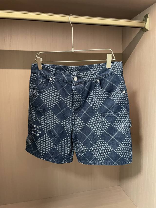 Lv 2025 Spring and Summer New Shorts 1:1 Top Version! Size S-Xl 3