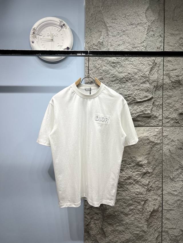 D*Or D's 2025Ss latest embroidered micro-logo short-sleeved T-shirt is available