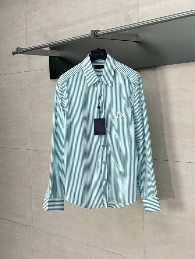 Lv* Louis 25Ss new striped cotton button-down long-sleeved shirt The background