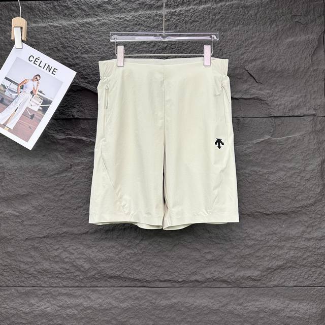 Descente 2025 new solid color simple classic Logo couple woven shorts high versi