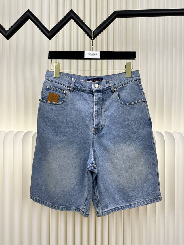Louis Vuitton Lv pocket embroidered denim shorts Size: 29 30 31 32
