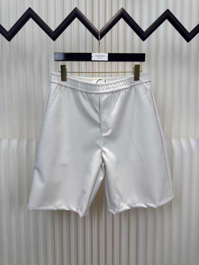Prada double-faced sheepskin pocket shorts are made of 0.5*2 composite double-fa