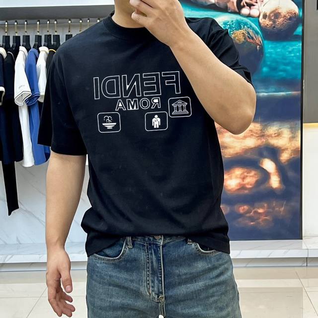 Fendi's new summer printed letter logo casual short-sleeved T-shirt. Imported 10