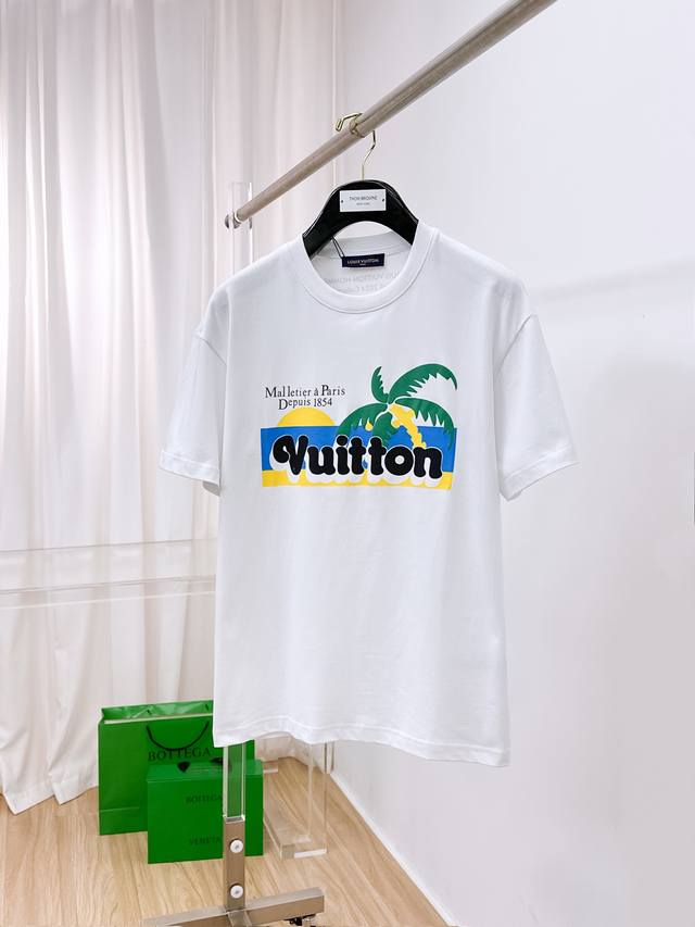 Lv. New spring and summer models, the latest short-sleeved round neck T-shirts,