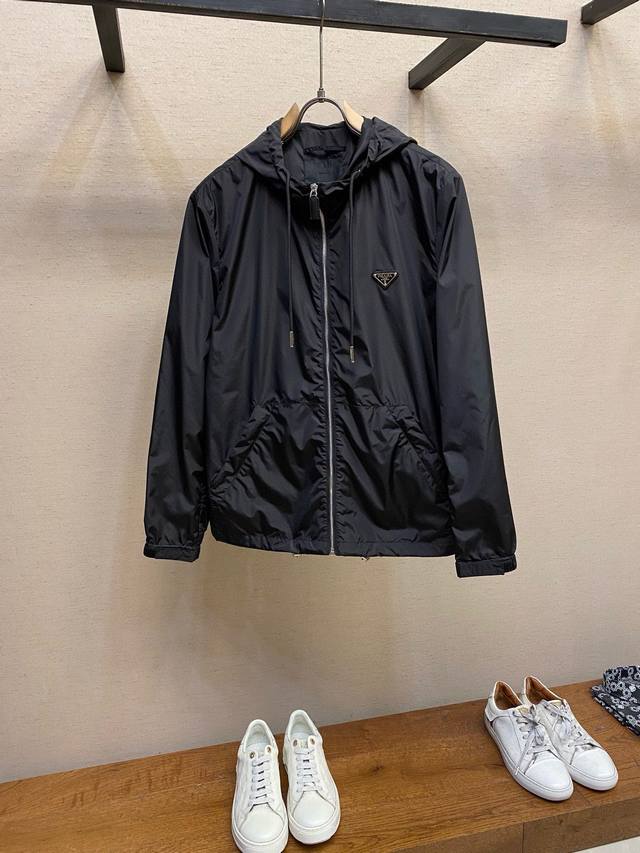Prad new models are on sale. Fashionable hooded jacket made of recycled nylon fa