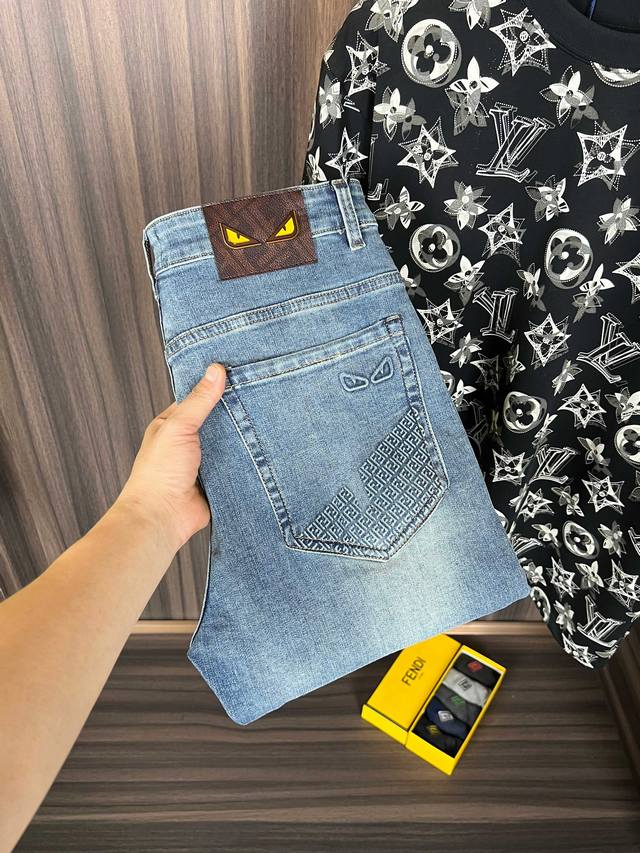 Fendi new style is coming 2630 New Year's hot new products are available at the