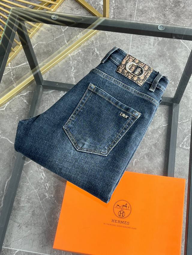 Dior 2630 Spring and Summer new products are available at the counter. The best