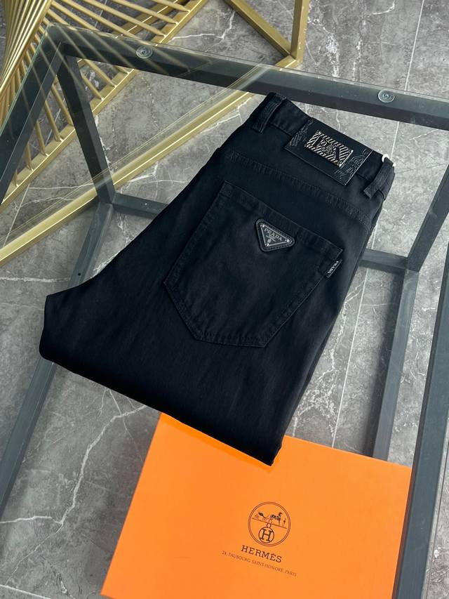 Prada 2630 Spring and Summer New Products are available at the counter. The best