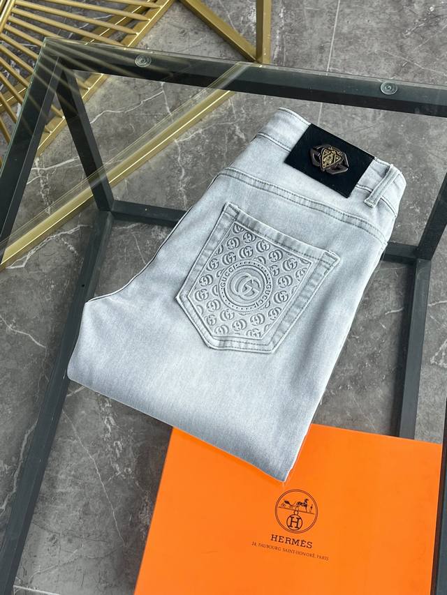 Gucci 2630 Spring and Summer New Products are available at the counter. The best