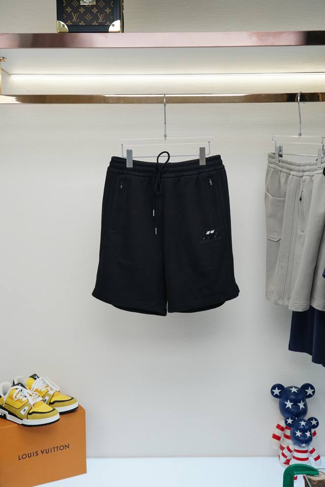 Balenciaga, 2025 Spring/Summer new cotton shorts, exquisite tailoring is the ess