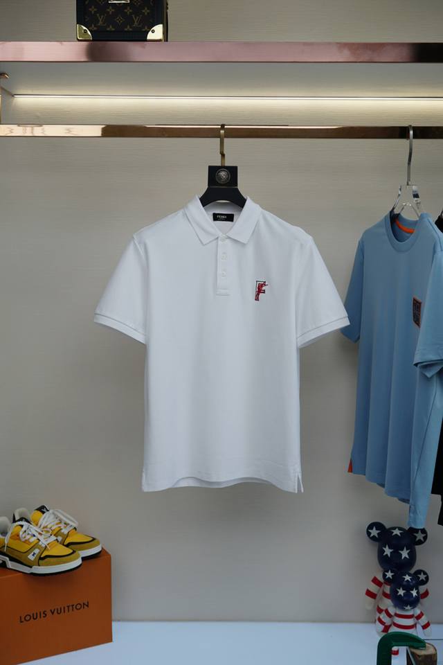 The Fendi F embroidery pattern adopts the high-density embroidery technology of