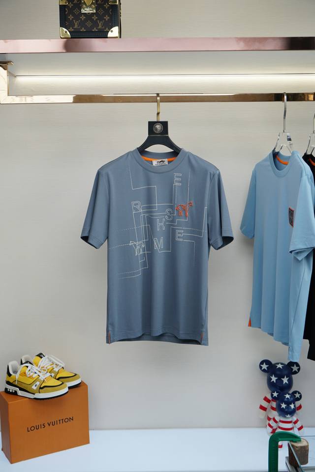 Hermes-2025 Summer New Men's Short Sleeve Fashion Round Neck T-shirt This model