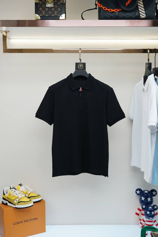 2025 Kiton's latest lapel short-sleeved Polo shirt. Made of top-quality Italian