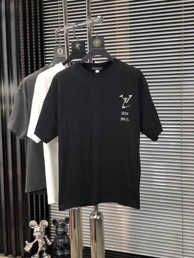 Lv. Top-quality products. 2025 Spring and Summer new models. Latest short-sleeve