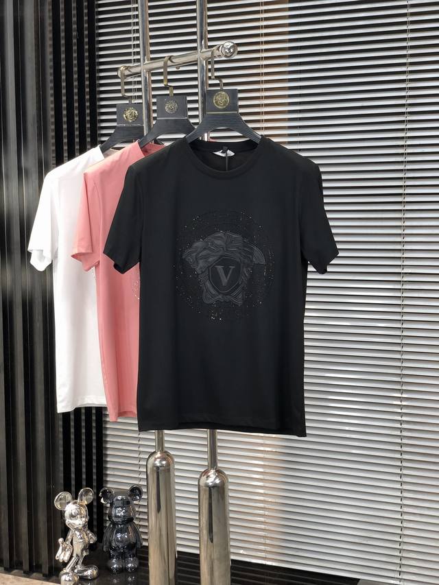 Versace. 2025 Spring and Summer New Fashion Round Neck Short Sleeve High-end Cus