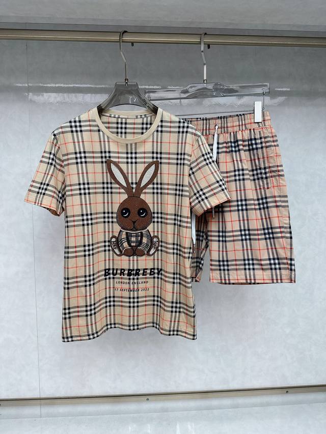 Burberry 2025 spring and summer latest style, unisex style, classic design short