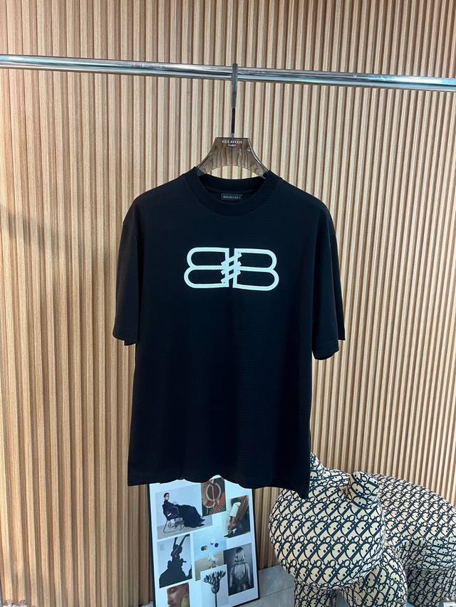 Balenciaga 2025 Spring/Summer new models, the latest short-sleeved round neck T-