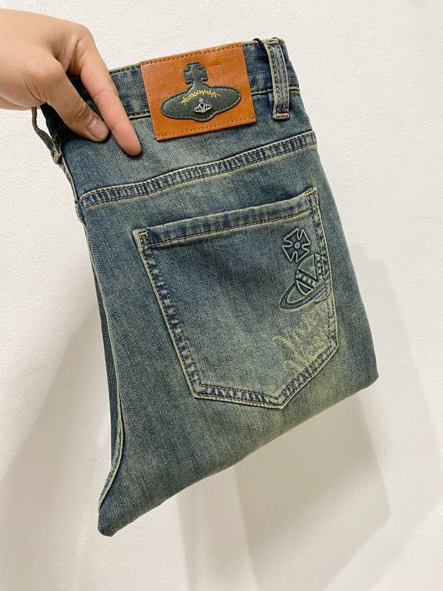 Queen's jeans are the hottest item in autumn and winter! Solid color casual pant