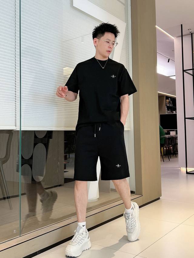 Prada exclusive new trendy men's fashion round neck short-sleeved shorts suit, t