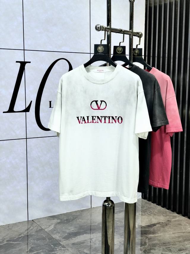Valentino. Loose fit. Top-quality product. 2025 Spring/Summer new models. Latest