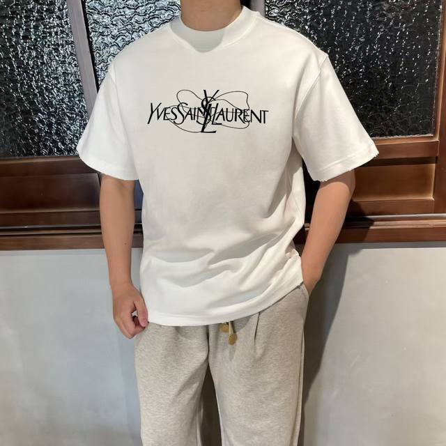 YSL 25Ss, a new fashion brand designed by the master himself, printed round neck