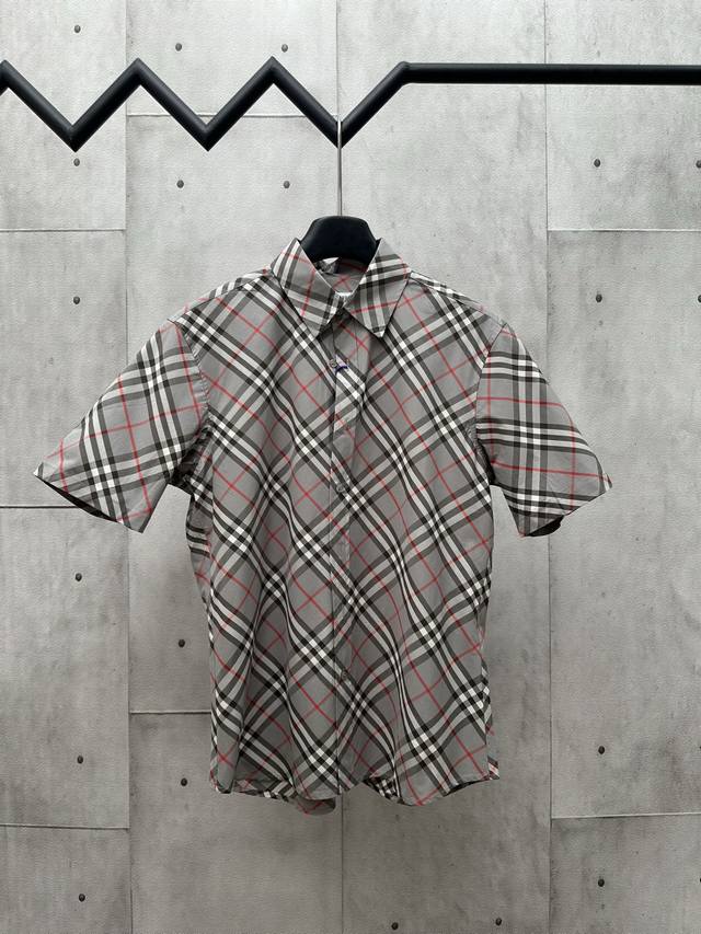 Burberry 2025Ss new striped short-sleeved shirt Made of cotton poplin fabric, sp