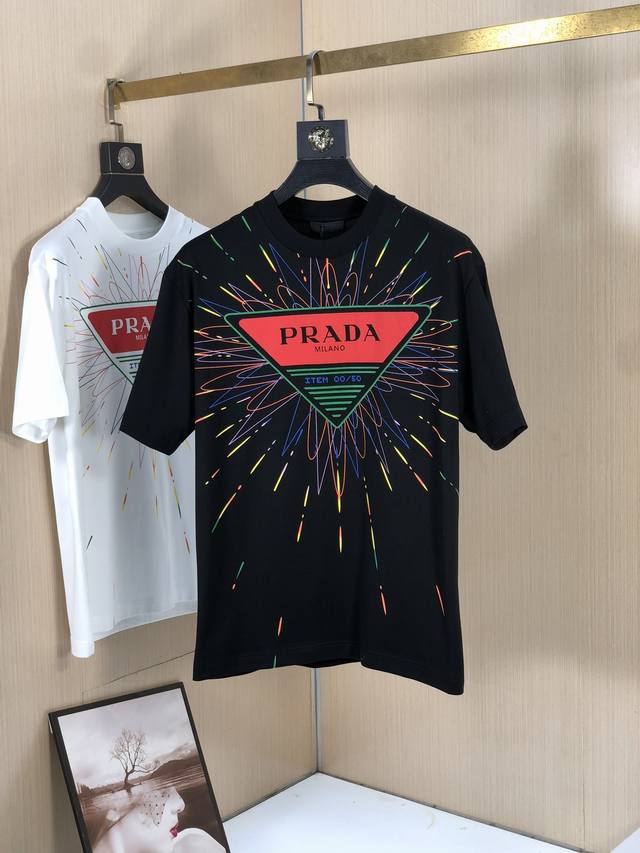 Prada. 2025 Spring and Summer new models, the latest short-sleeved round neck T-