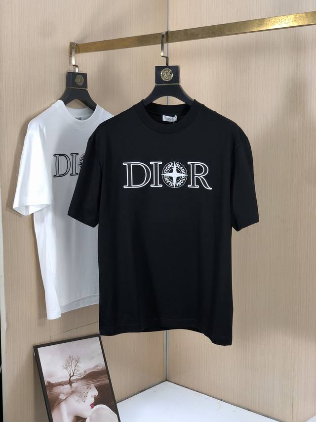Dior. 2025 Spring and Summer new models, the latest short-sleeved round neck T-s