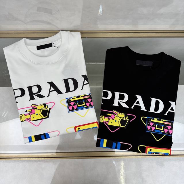 Prada new spring and summer short-sleeved T-shirts for men and women, sold simul