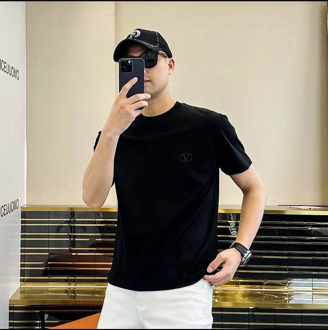 2025 Spring and Summer New Product Hot Top Fashion Show Internet Celebrity Style