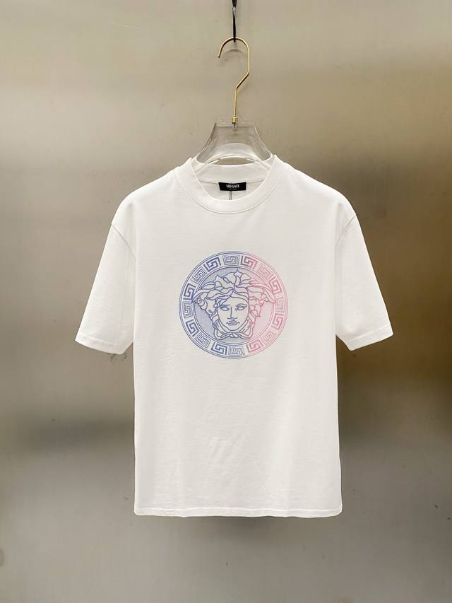 Versace 2025 Spring and Summer new models are launched in the counter. The lates