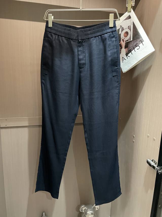 Ermenegildo Zegna Jogging Pants Size 48-56 These blended jogging pants are excep