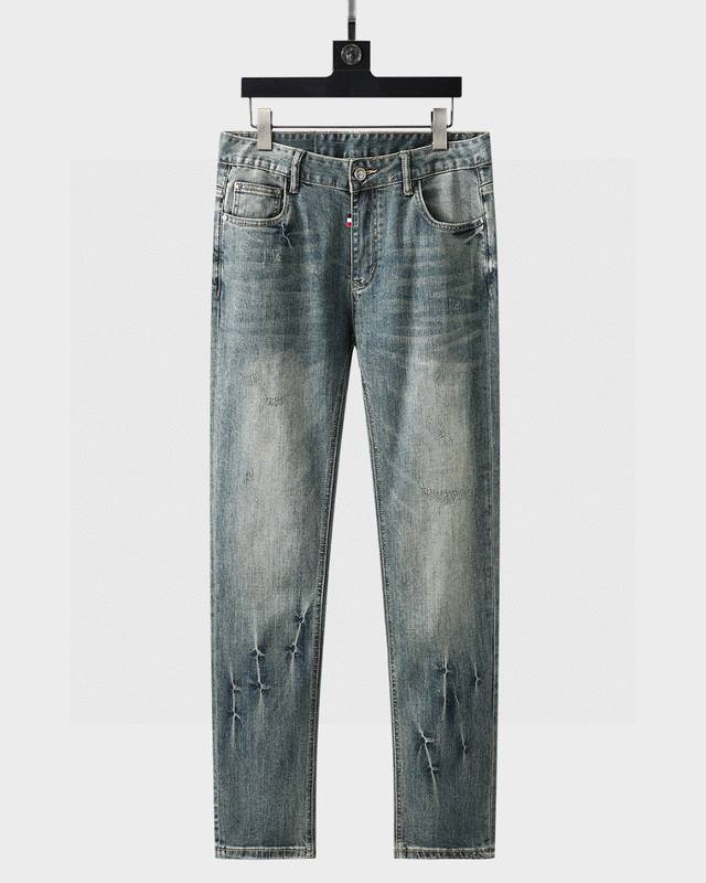 1827847FFF. The goods are sufficient and you can rest assured. Thom Browne's new