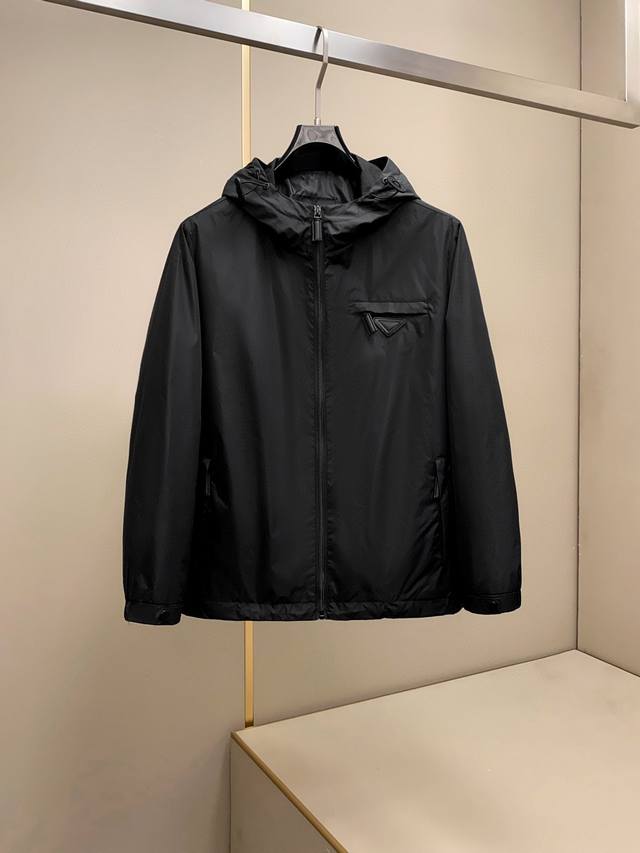 New Prada 2025 new official hooded classic casual jacket for spring and summer.