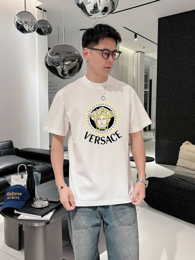 Versace. 2025 Spring and Summer new fashion round neck short sleeve high-end cus