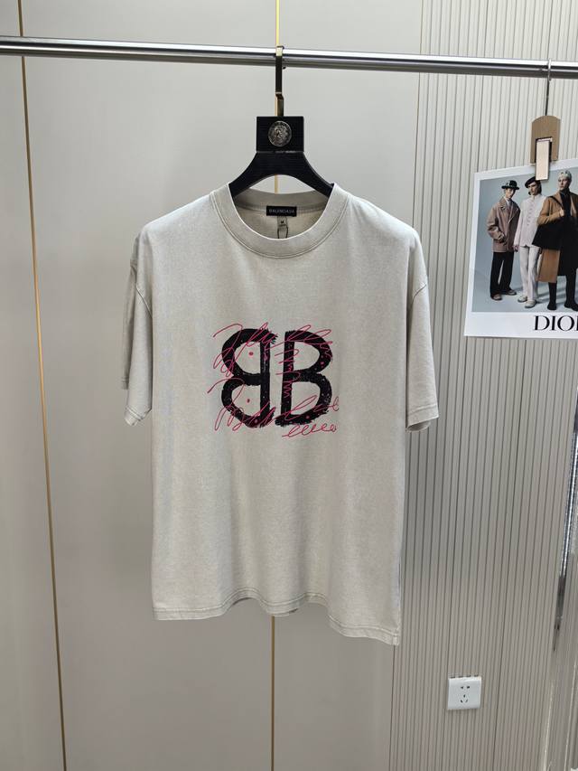 Balenciaga. 2025 Spring/Summer new fashion round neck short sleeves with retro d