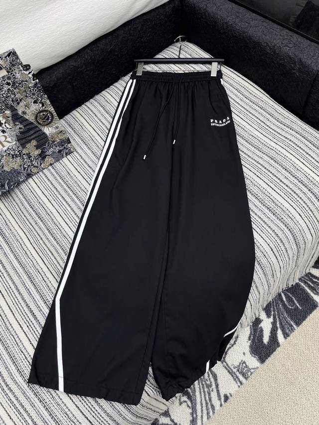 Hot item in stock Unlock high-end summer outfits! Prada contrasting elastic wais