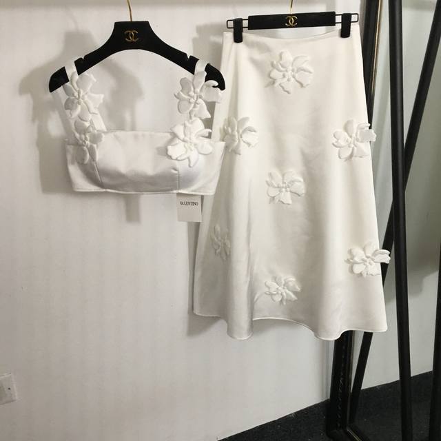 Style 4012 Valentin* newest suit, 3D flower decorated tube top with camisole and