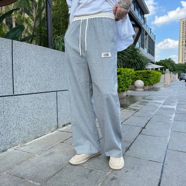 Mm6 new casual trousers are made of high-quality materials, which are eye-catchi