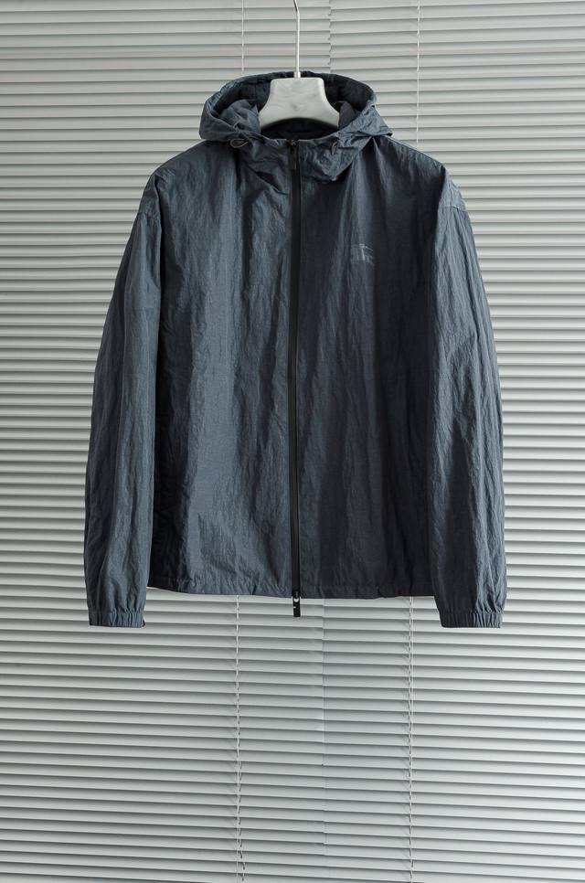 Burbe#* Rry high-version nylon jacket with hood, made of Italian fine pleated ny