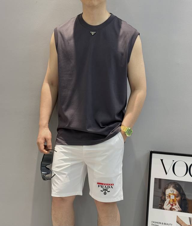 Prada* Prada's new lettered vest is here~ A must-have item for the 25S summer! S