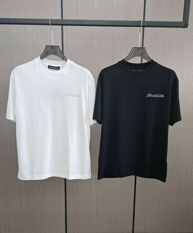 L*V. The latest hot-drilled men's round-neck T-shirt for spring and summer 2025.